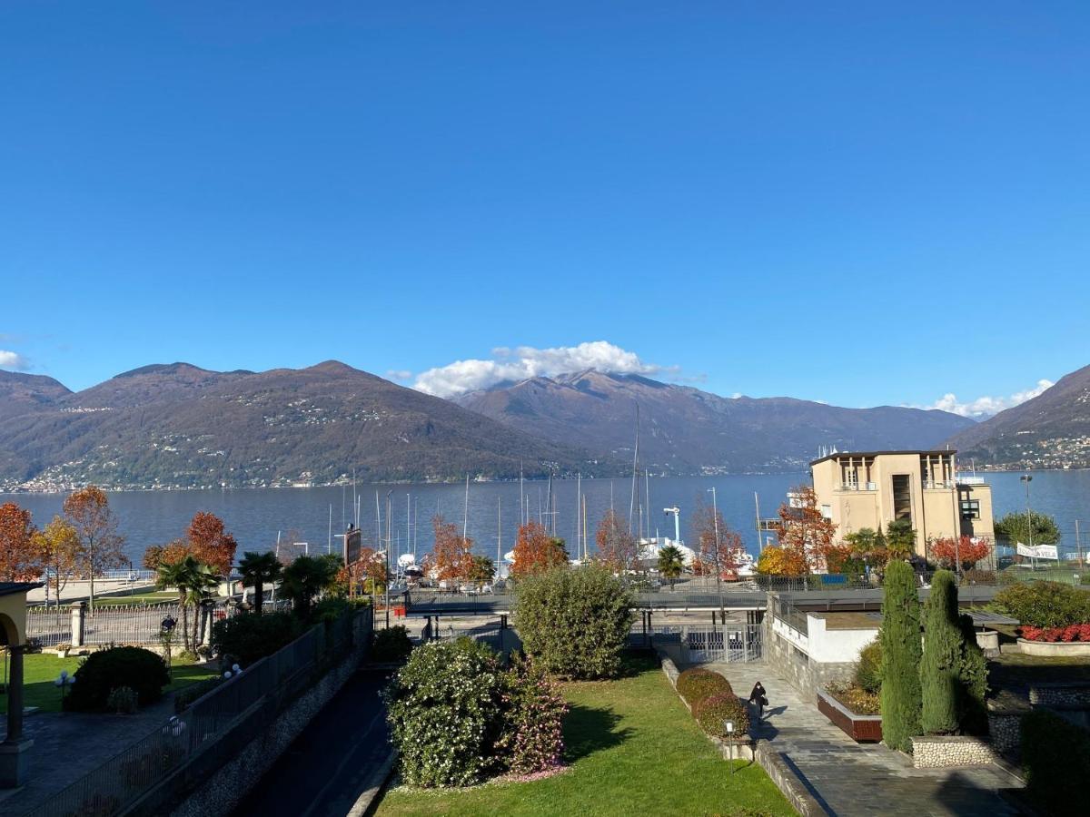 Appartamento Palazzo Di Vetro Luino Exterior foto